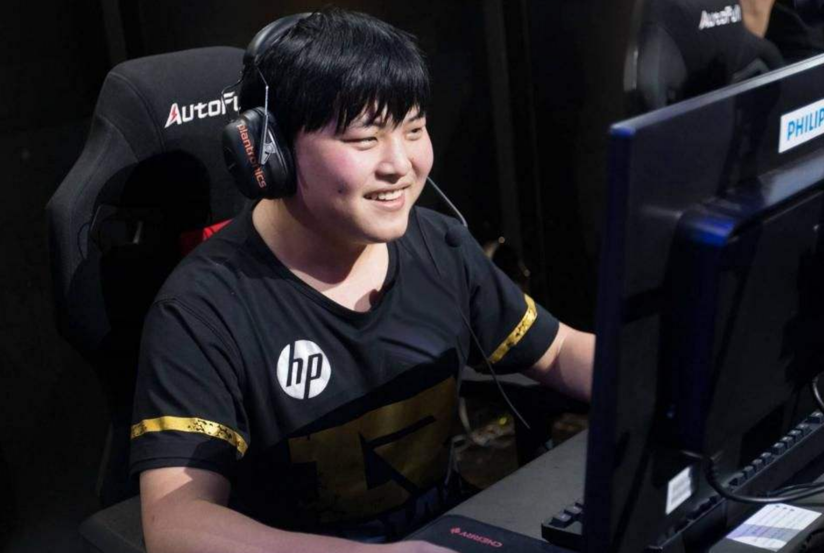 开云体育官方网站-IG血洗TSM,Chovy惊艳世界