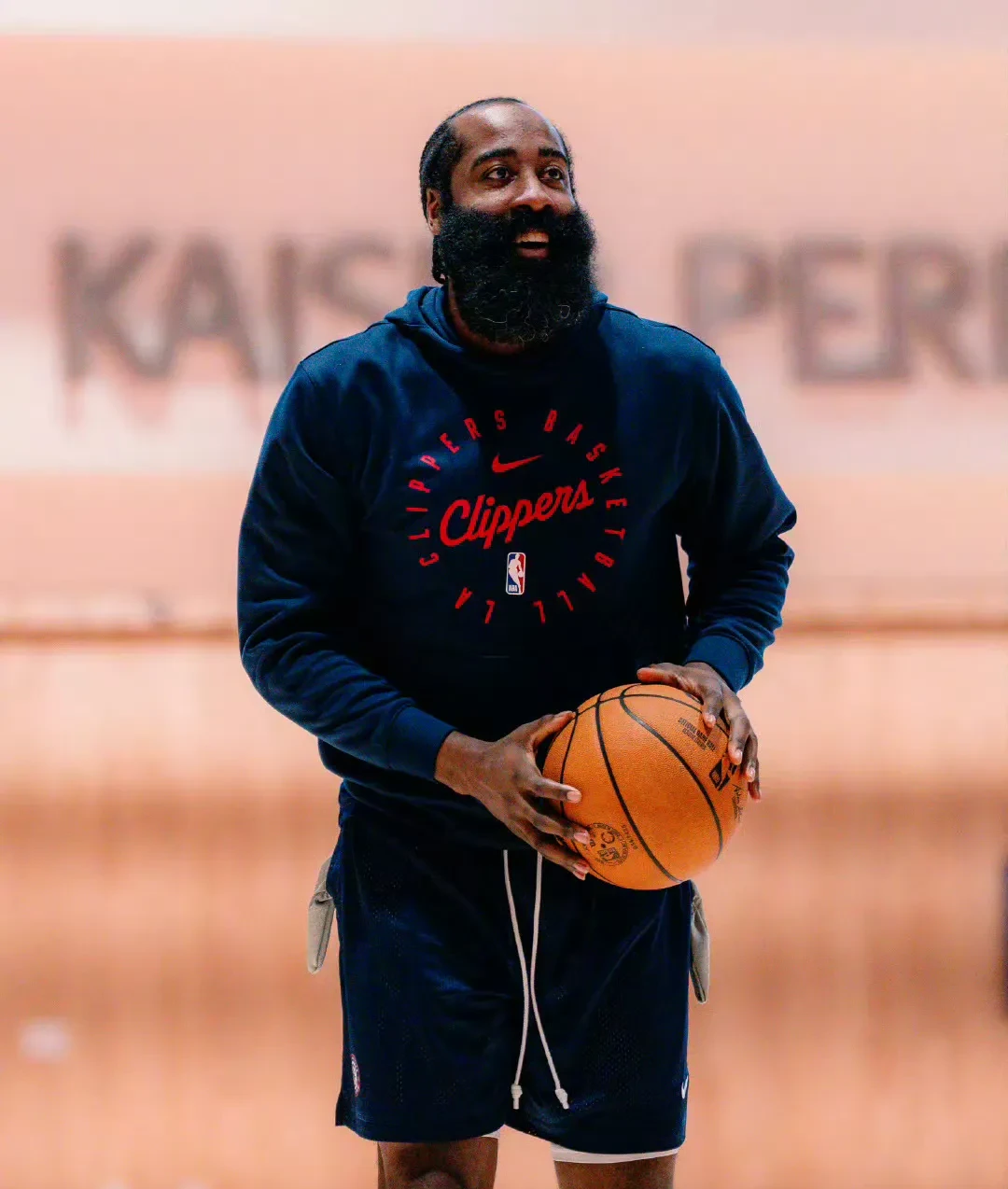 包含灰熊强势西班牙男篮，哈登关键制胜的词条