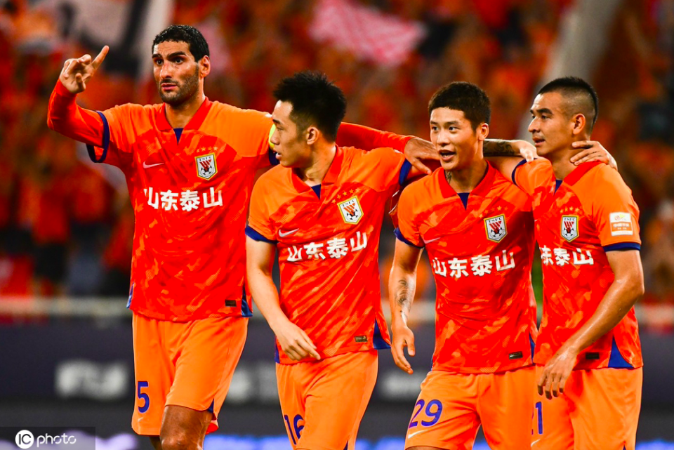 开云体育APP下载-阿美尼亚绝杀解围,带领球队走出低谷的简单介绍