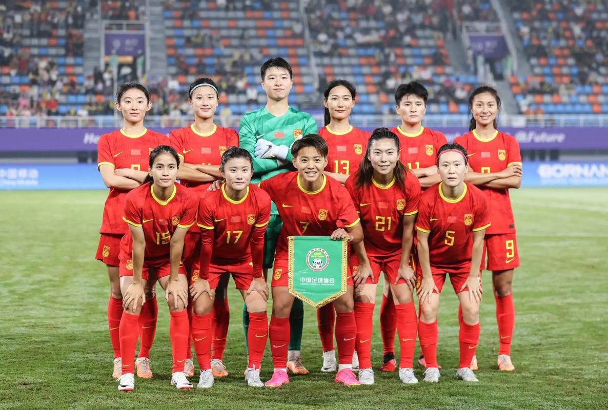 中国女足球员争取荣誉,备战国际比赛的简单介绍 中国女足球员争取荣誉,备战国际比赛的简单介绍
