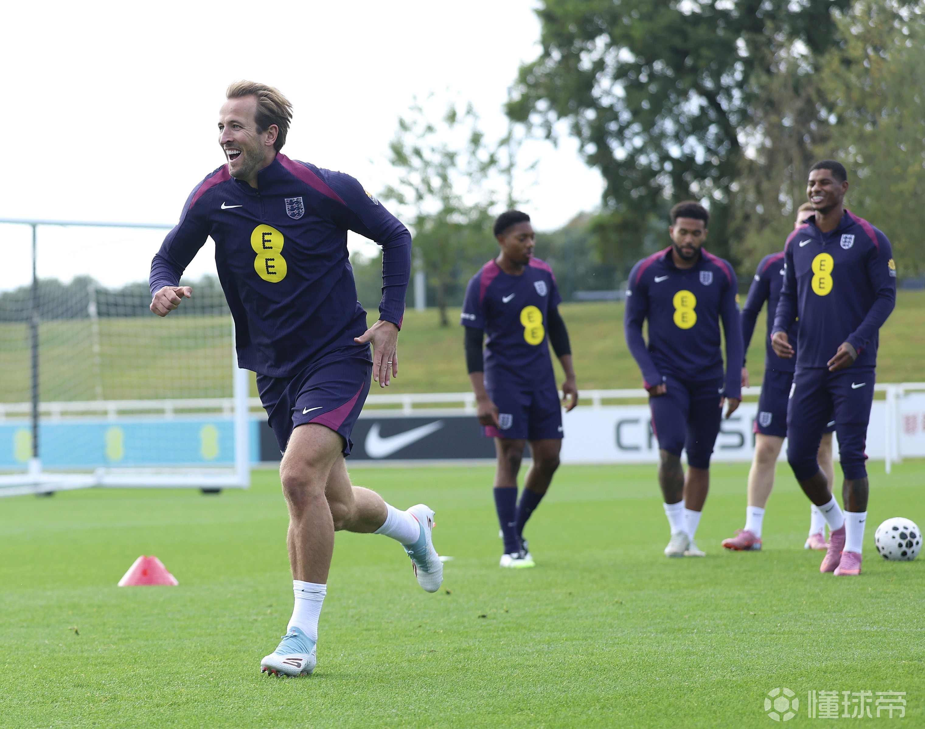 开云体育官方网站-关于欧预赛比赛:英格兰火力全开,轻松赢球的信息