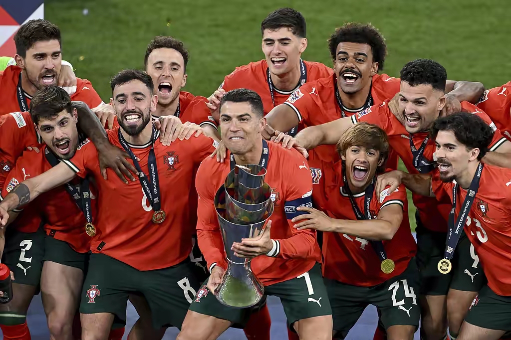 开云体育中国-包含葡萄牙队完胜英格兰队,波尔统治全场的词条