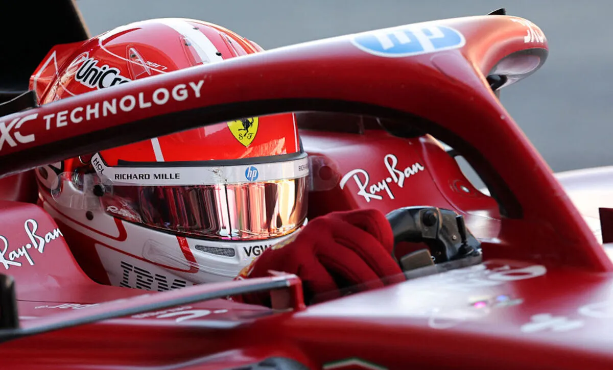 开云体育直播-雷诺车队横扫法拉利,拉塞尔刷新纪录的简单介绍