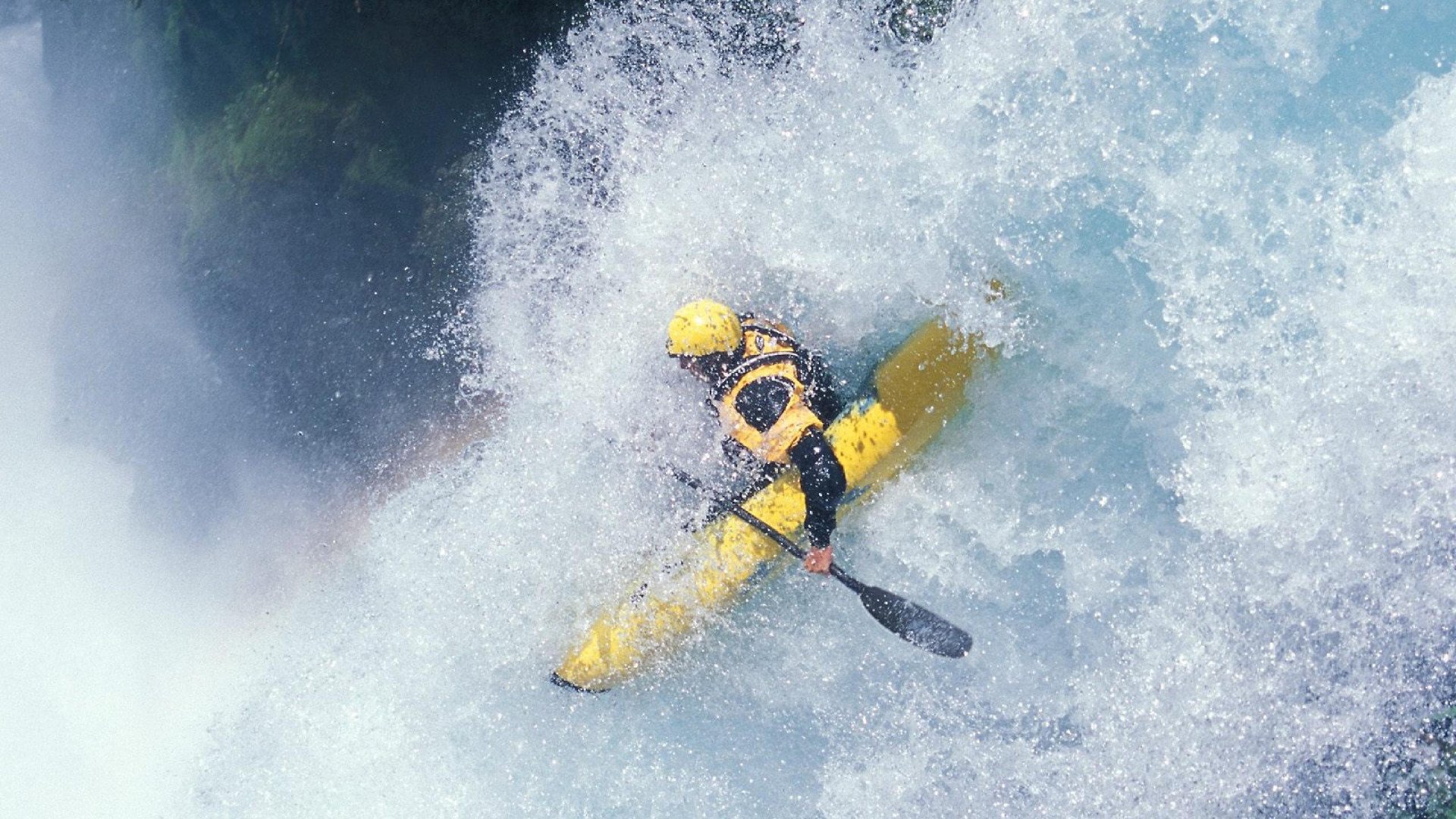 篮网铁壁锁黄蜂，东契奇关键一击定乾坤