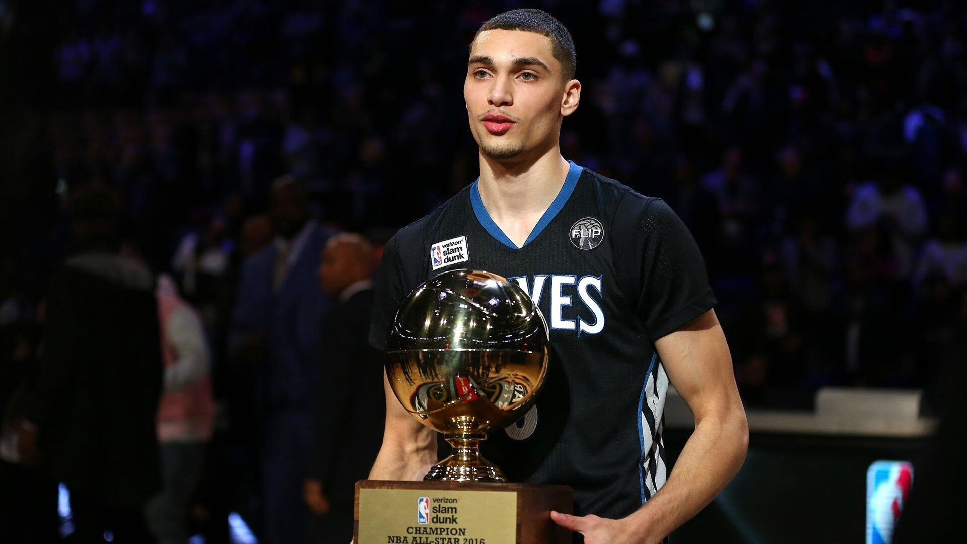 雷霆强势晋级魔术,约基奇压力下完成爆发,当新锐风暴遭遇卫冕之心